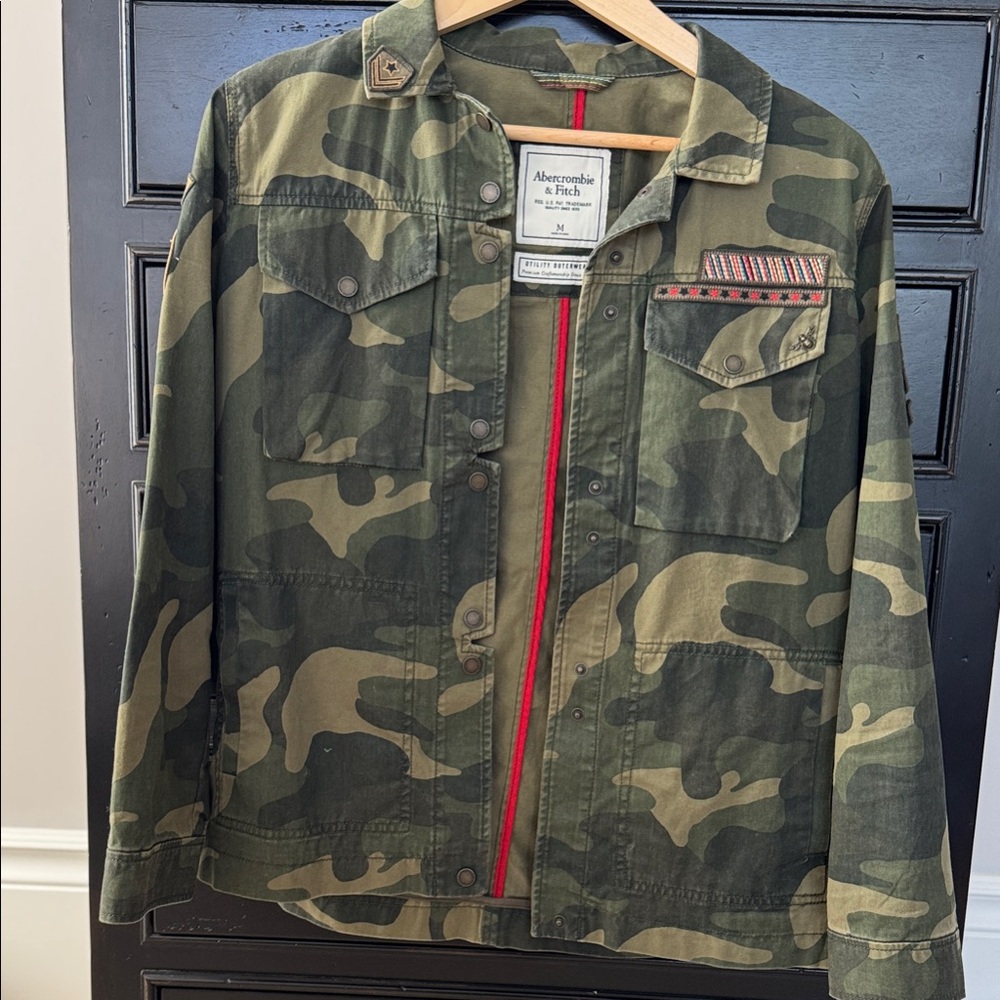 Abercrombie & Fitch Women's Green Camo Utility Jacket